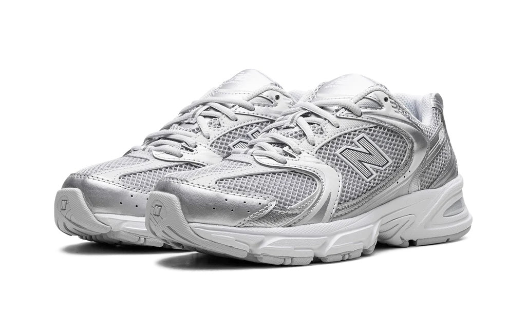 New Balance 530 “Moonbeam Silver Metallic” – MR530RS