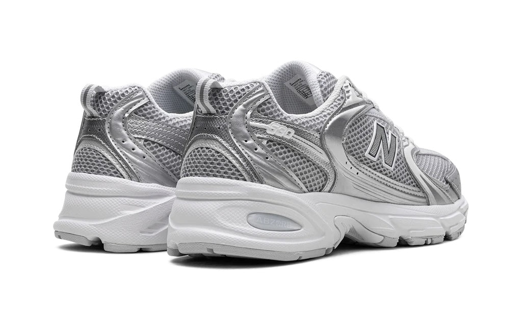 New Balance 530 “Moonbeam Silver Metallic” – MR530RS